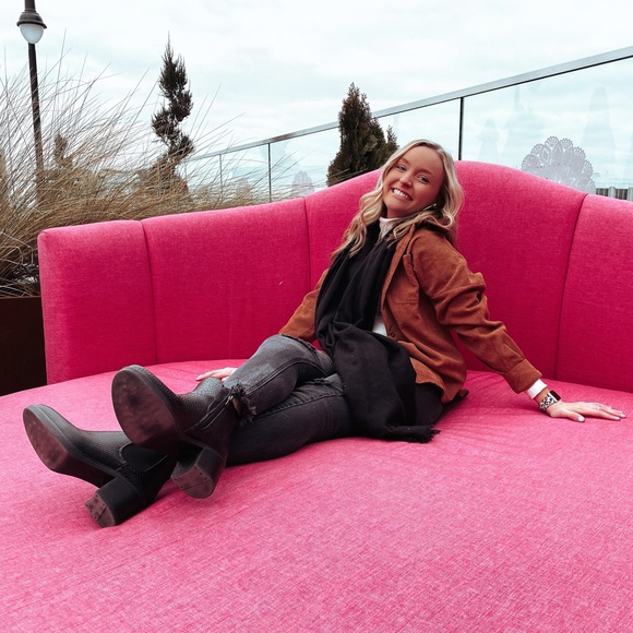 Get to know me!✨ - Picture 2 of 6